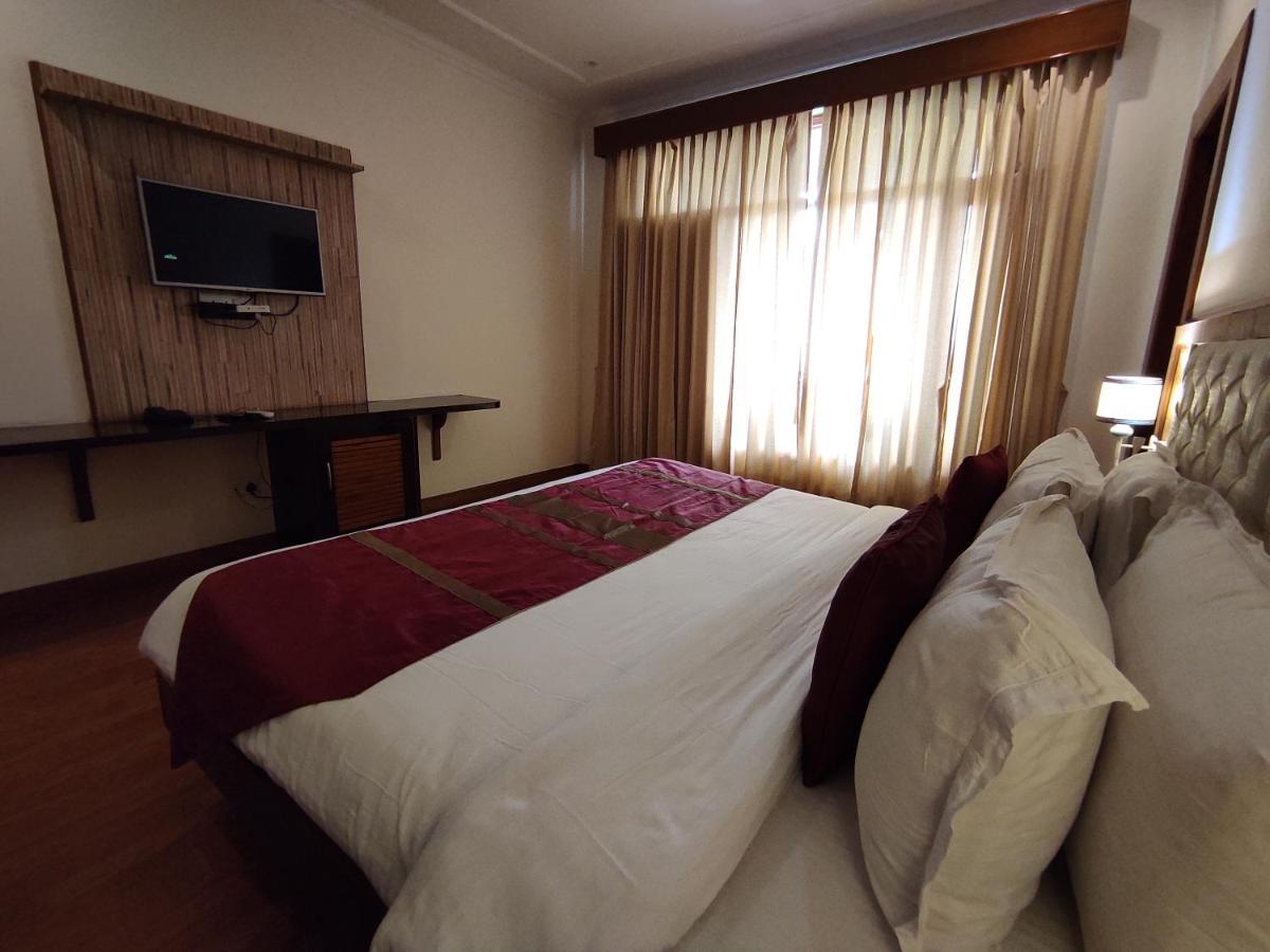 Aaroham The Watergate Hotel Bhīm Tāl מראה חיצוני תמונה